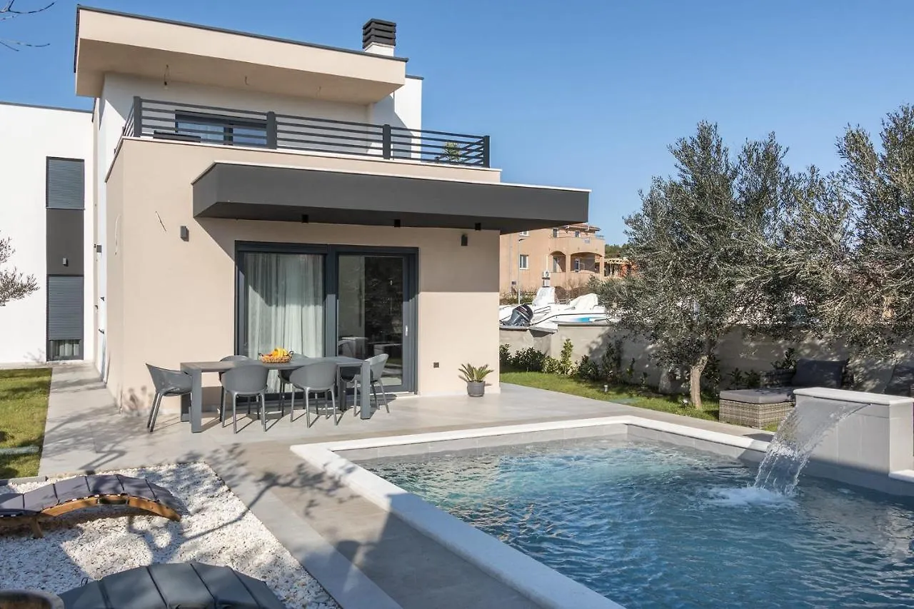 Villa M Premantura 0*,  Croatia